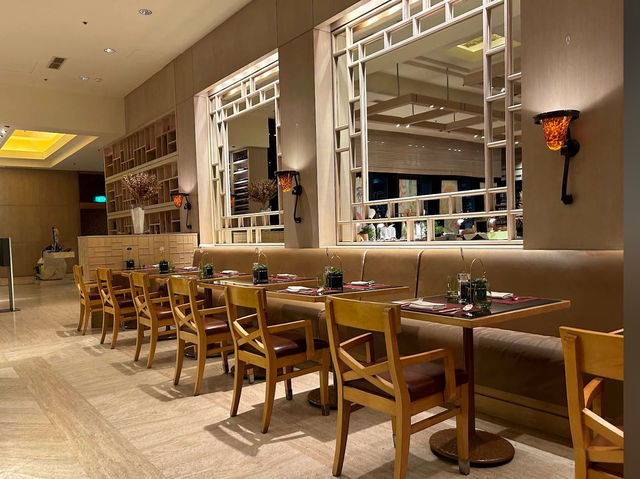🍽️ Lunch at Oscar’s (Conrad) — Chill Ala Carte Vibes with Classy Comfort