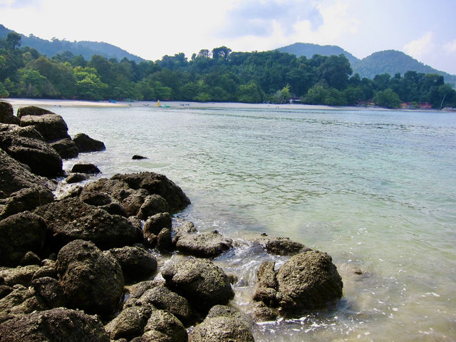 Nature’s Playground on the Rocks: Pantai Pasir Giam Nature’s Playground on the Rocks: Pantai Pasir Giam