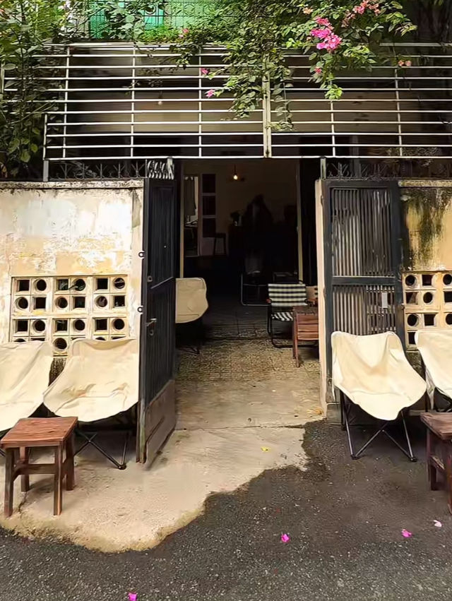ร้านคาเฟ่สำหรับสายชิล Long Do Thunk 