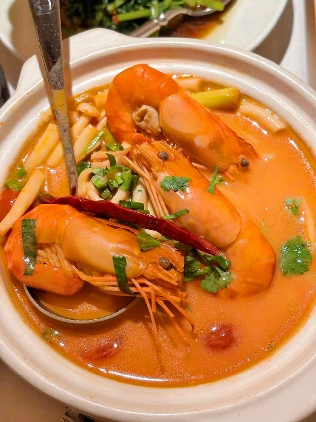 炭燒豬頸肉，外脆內嫩，滿足味蕾
