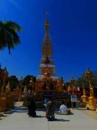 วัดพระธาตุพนมวรวิหาร..ดินแดนศักดิ์สิทธิ์ริมน้ำโขง♥