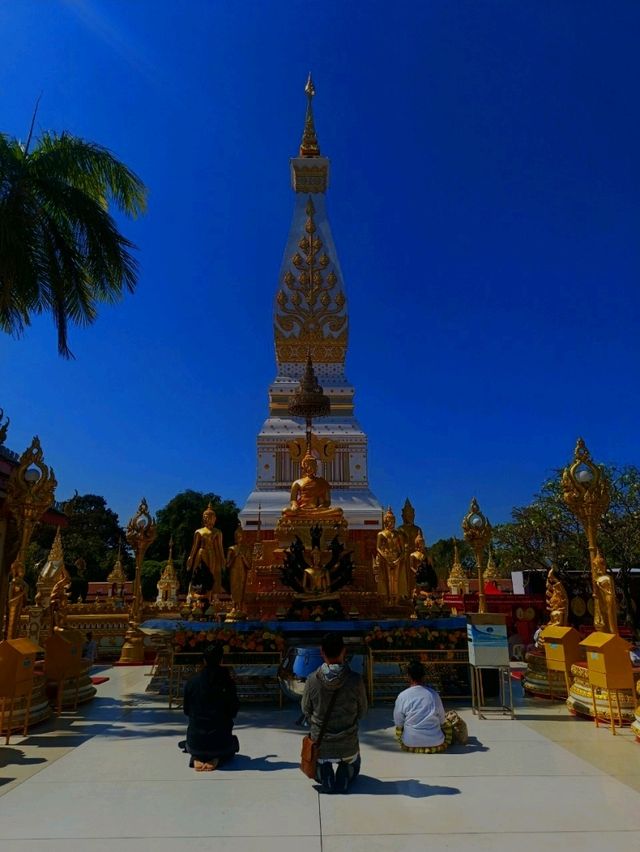วัดพระธาตุพนมวรวิหาร..ดินแดนศักดิ์สิทธิ์ริมน้ำโขง♥ วัดพระธาตุพนมวรวิหาร..ดินแดนศักดิ์สิทธิ์ริมน้ำโขง♥
