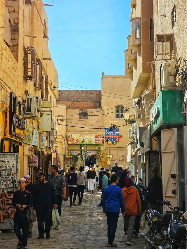 “Algiers: The White Pearl of the Mediterranean”