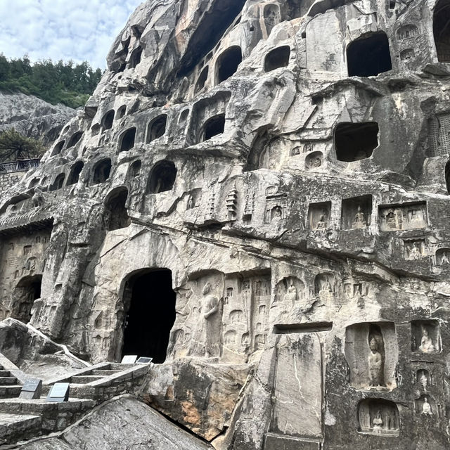 🪨 Longmen Grottoes — A Thousand Buddhas by the River