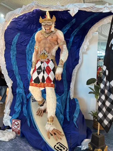 Bandara Internasional Ngurah Rai Bali | Aransemen Artistik ...