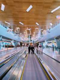 🌟 Arrival in Elegance: First Impressions of Hamad International Airport, Doha 🇶🇦