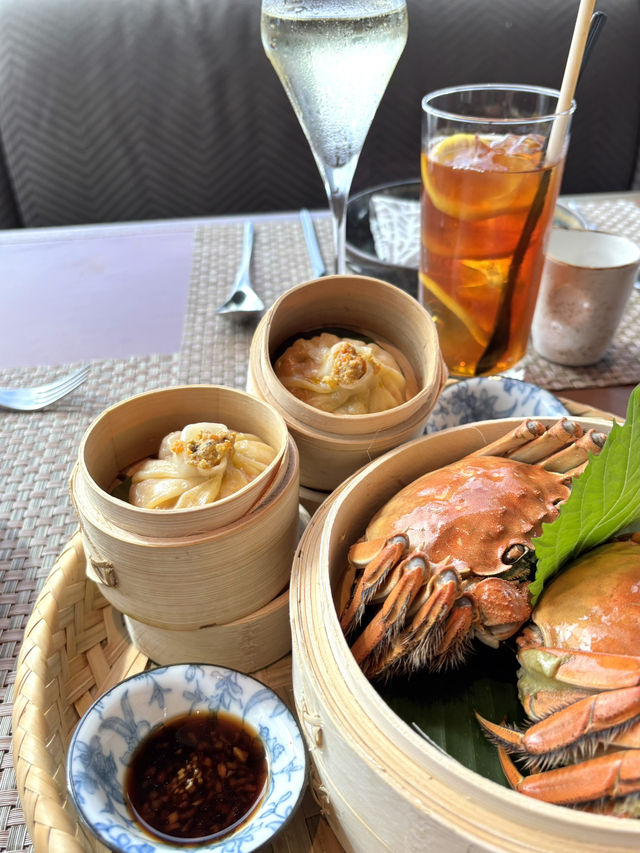 嘆住海景食大閘蟹chill到爆‼️附送3 小時無邊際泳池游水💦