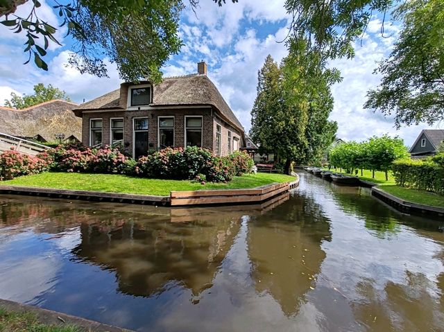 The Tranquil Life in Giethoorn