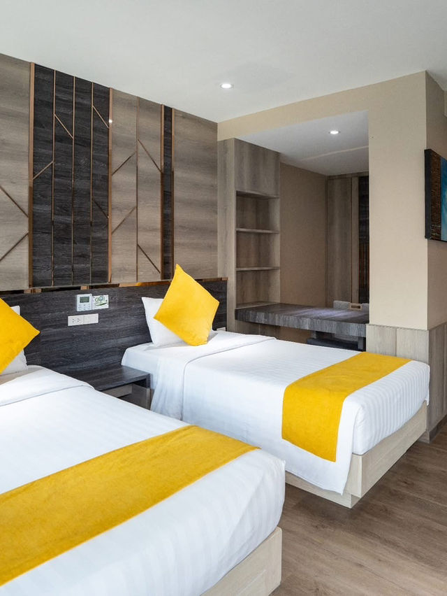 พักผ่อนสบายใจกลางป่าตอง ที่ Andakira Hotel Phuket