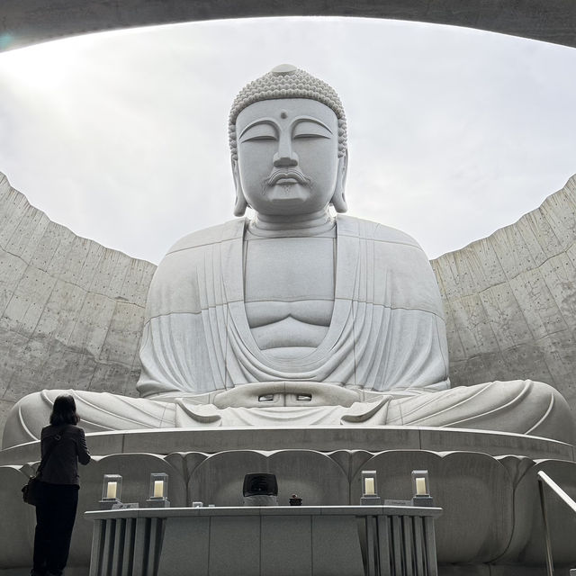 Hill of the Buddha & Moai Hill
