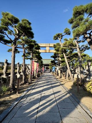 아코 오이시 신사에서 울려 퍼지는 충성의 메아리