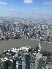 上海塔-摩登建築風格感受都市脈搏  