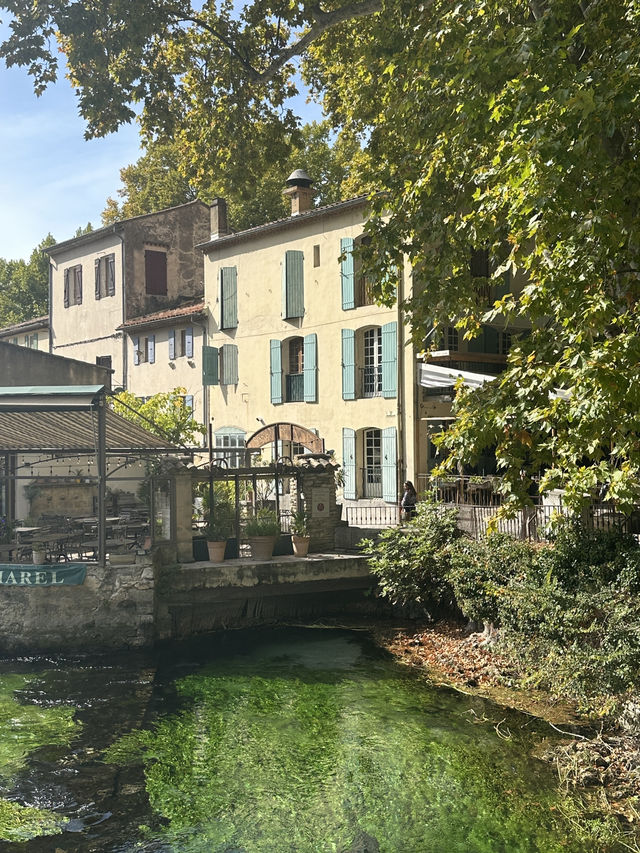 南法泉水城 Fontaine-de-Vaucluse💚被綠泉水治癒的一天