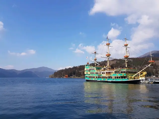 ล่องเรือทะเลสาบฮาโกเน่—เปิดวิวฟูจิแบบพาโนรามา