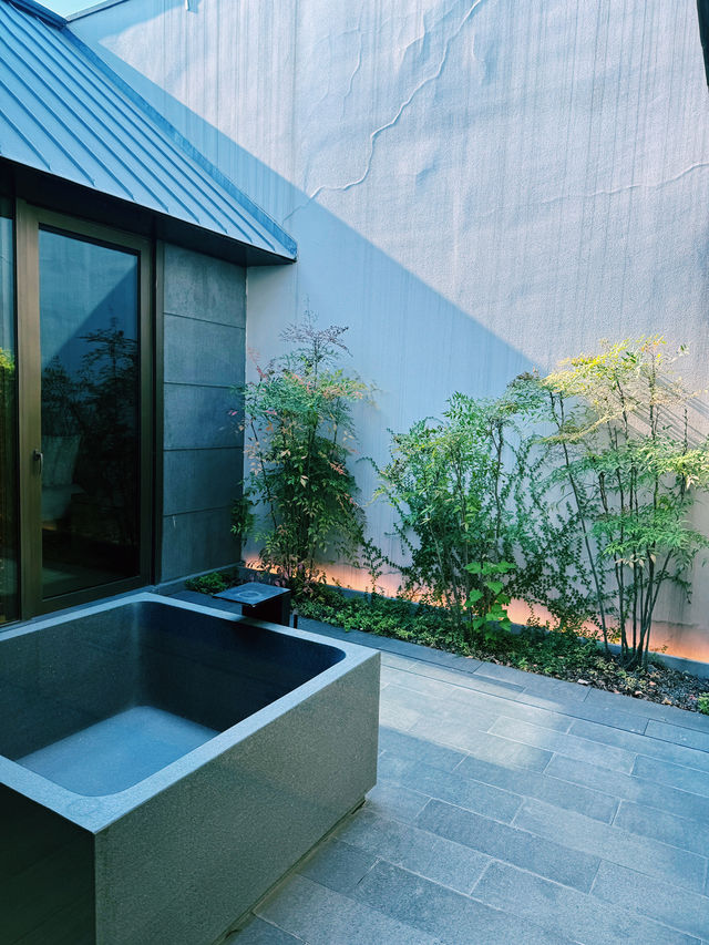 도심의 소음이 완전히 사라지는 순간, 상하이 아만양윤 호캉스 도심의 소음이 완전히 사라지는 순간, 상하이 아만양윤 호캉스