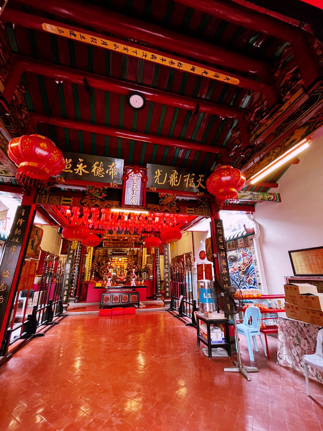 Hiang Thian Siang Ti Temple: Teochew Heritage in Carpenter Street Hiang Thian Siang Ti Temple: Teochew Heritage in Carpenter Street