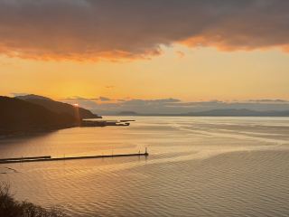 ชายฝั่งโอโคชิกิ จุดชมพระอาทิตย์ตกในจังหวัดคุมาโมโตะที่คนเกาหลีไม่ค่อยรู้จัก