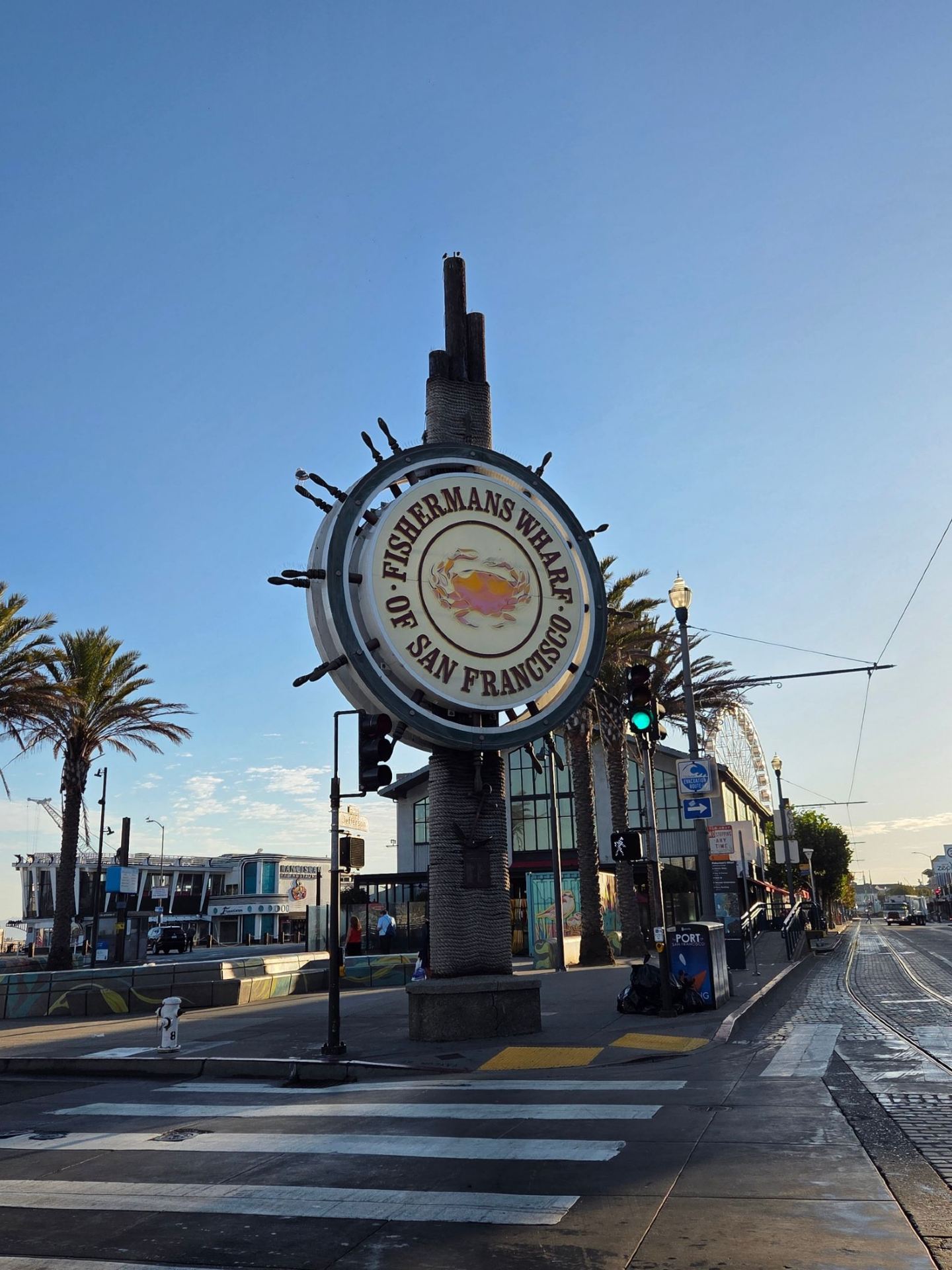 San Francisco's Fisherman's Wharf! Experience the Vibrant Bayside Life!