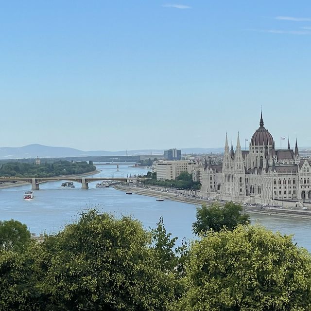 Gaze the city from Castle Hill 