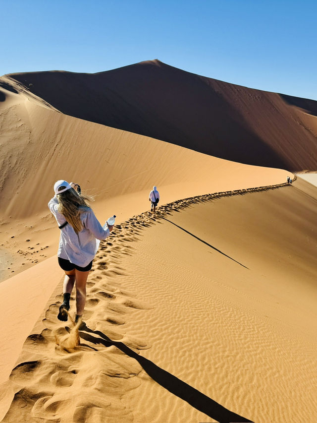 The Ancient Dunes of Sossusvlei & Deadvlei 🏜️