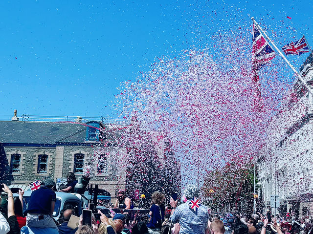 🇯🇪 Confetti, Sunshine & Celebration – 80 Years of Liberation 🎉