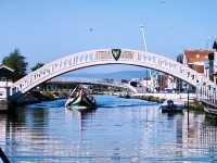 🚣‍♀️🌊 Budget Summer Trip to Aveiro — Canals, Color & Cheap Travel Vibes