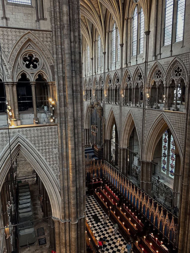 🏛 Westminster Abbey – The Coronation Cathedral of Kings and Culture