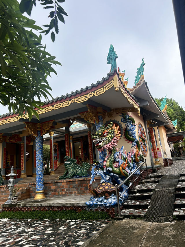 Pagoda & Temple of Phu Quok centre 