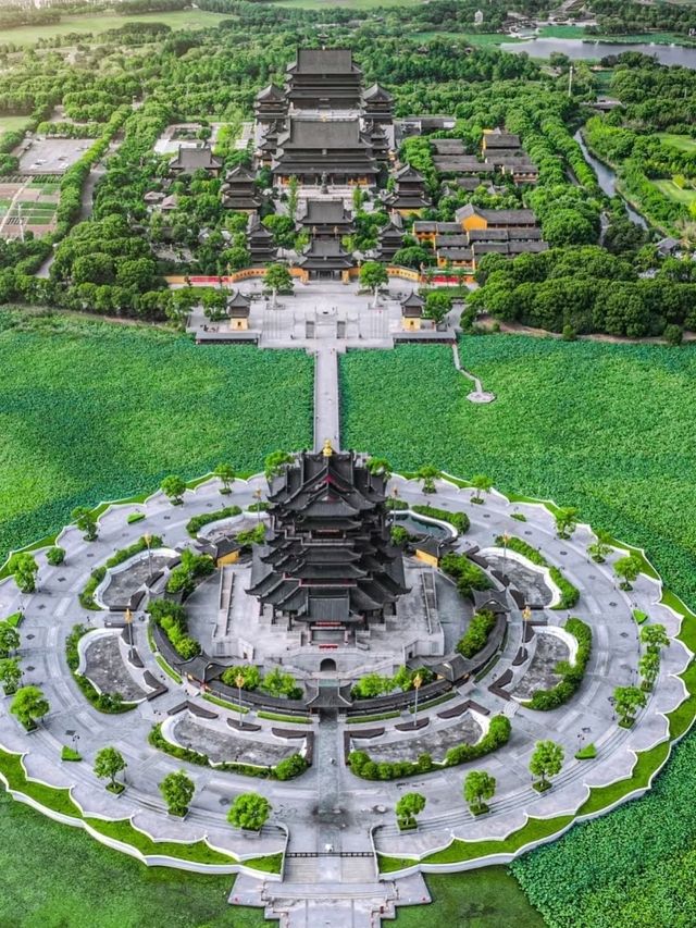 🛕 Chongyuan Temple – Suzhou’s Grand Lakefront Sanctuary