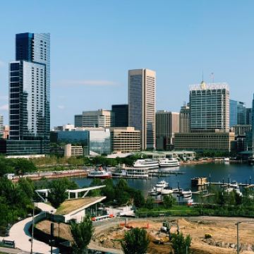 ล่องเรือในท่าเรืออินเนอร์ฮาร์เบอร์ของเมืองบัลติมอร์