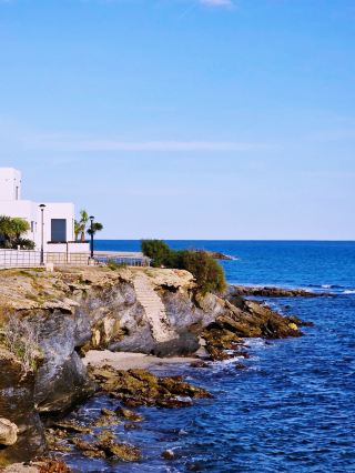 ราชินีขาวแห่งอัลเมเรีย: มาค้นพบมนต์เสน่ห์ของโมฮาการ์กัน! 🇪🇸