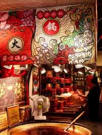 The Best Landmark in Chongqing - Hongya Cave!