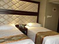 Best hotel near Oriental Pearl Radio TV tower