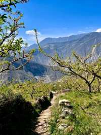 Adventurous Cliff-Hiking in Wenchuan