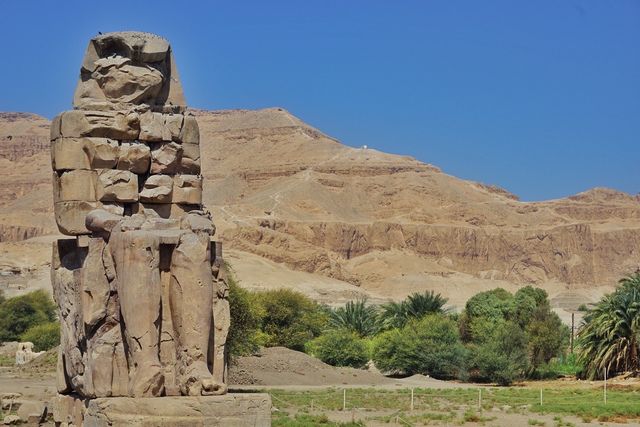 【Travel around the 🌍 world】Egypt🇪🇬. The Colossi of Memnon.