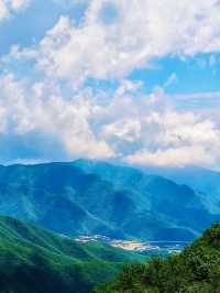 遠離喧囂，京北靜謐山谷中，感受心似白雲常自在，意如流水任東西