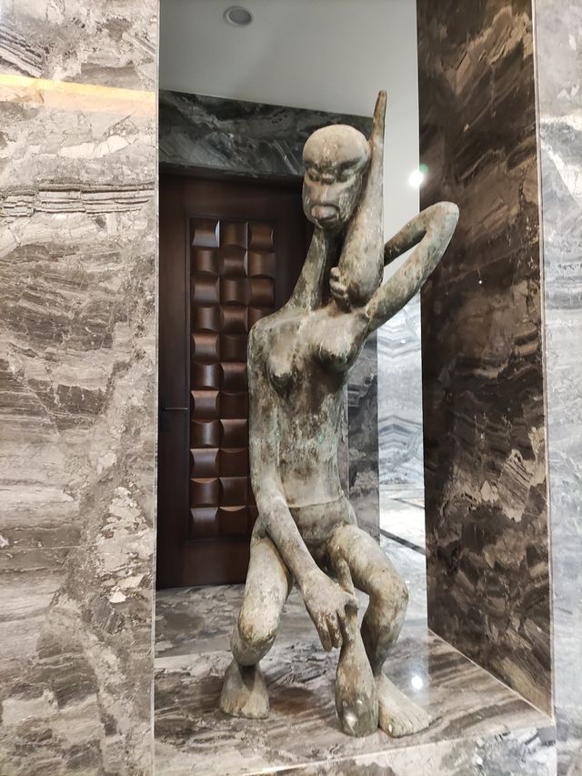 藏身於酒店裡的奧加美術館——