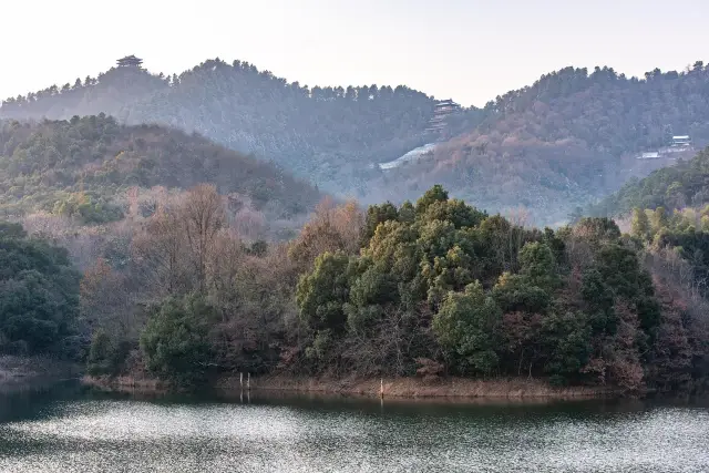 Jingtingshan in Xuancheng City: A great place for couples to hike and enjoy a lung-cleansing journey in nature!
