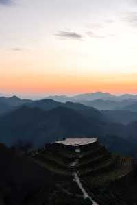 皖南版千里江山圖，飄在雲端的古村