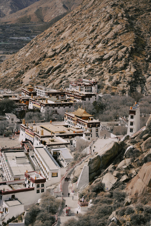 西藏旅行｜爬色拉寺後山