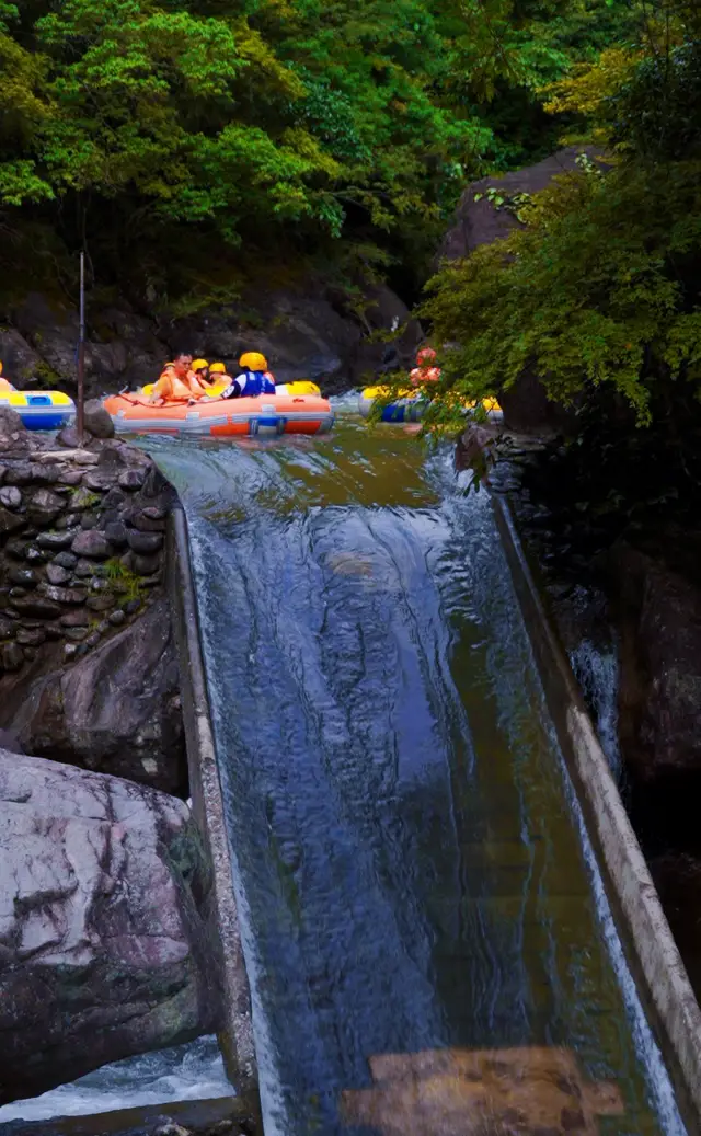 Dajue Mountain Rafting Guide ~ Gather your friends and go rafting together!