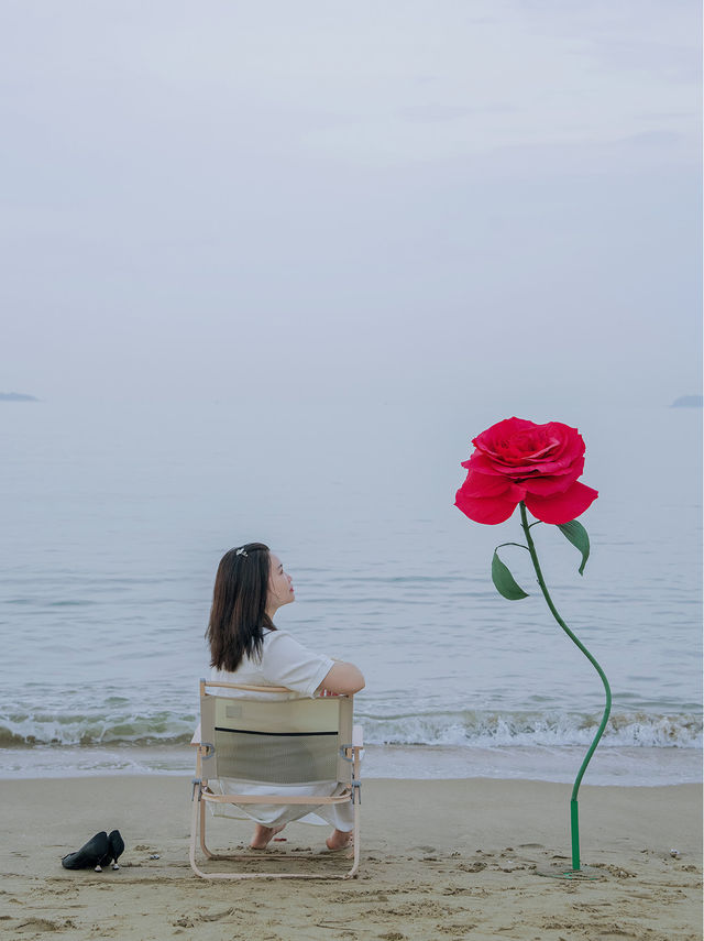 廈門黃厝海濱椰風寨燈塔日出