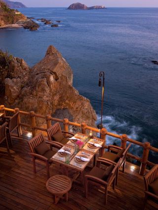 🌴🛏️ Ixtapa's Luxe Escape: Cala de Mar Resort 🌅