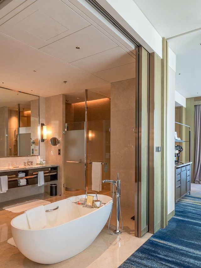 🌟 Suzhou's Luxe Retreat: Shangri-La Yuanqu Bliss 🏨✨