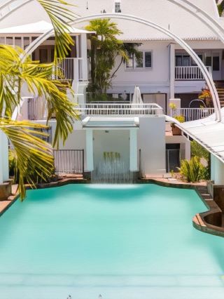 🌴🛏️ Palm Cove Paradise: роскошный отдых для взрослых! 🍹