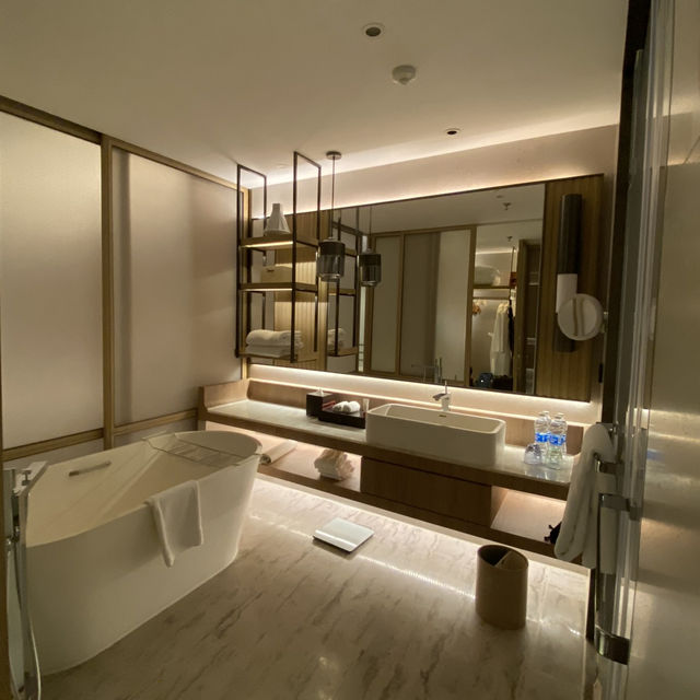 **Stay in Style at the Shenzhen Marriott Hotel Golden Bay **
