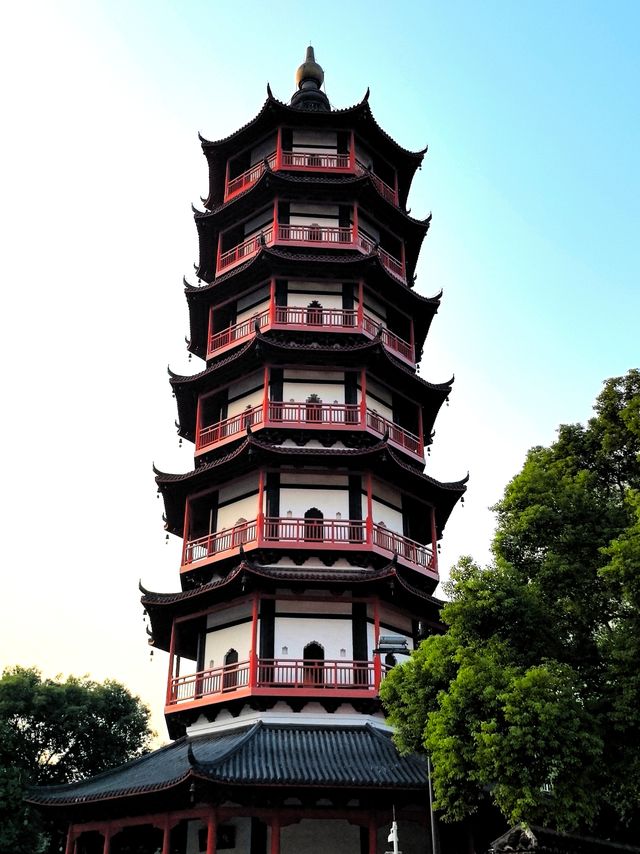 繩金塔。