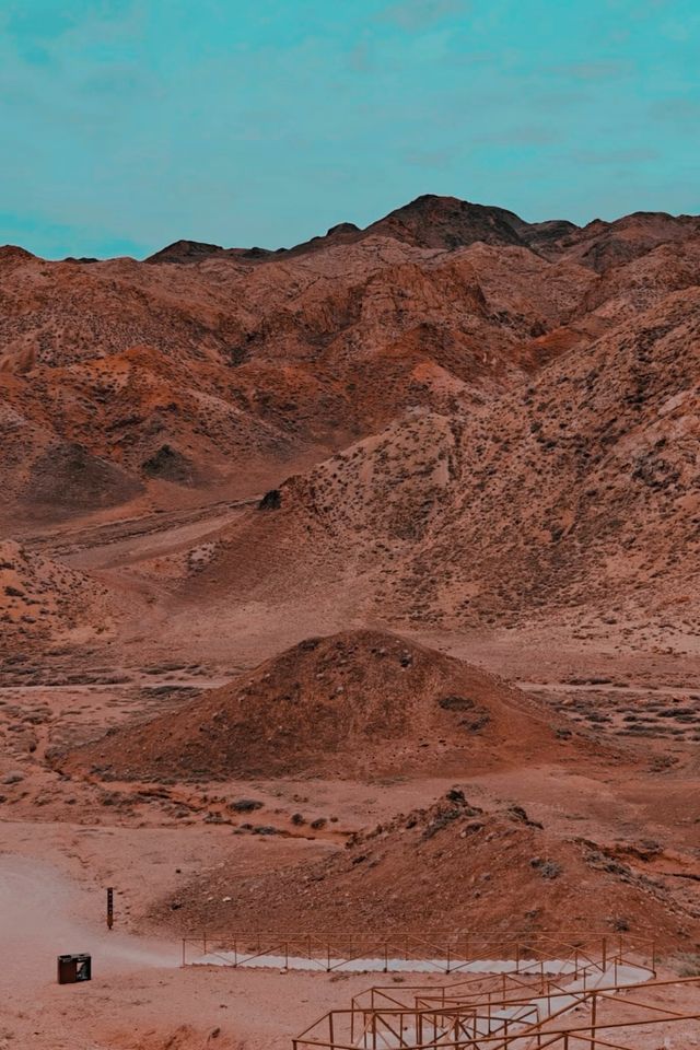Charyn Canyon National Park｜萬物皆有裂痕，那是光照進來的地方  恰倫大峽谷。