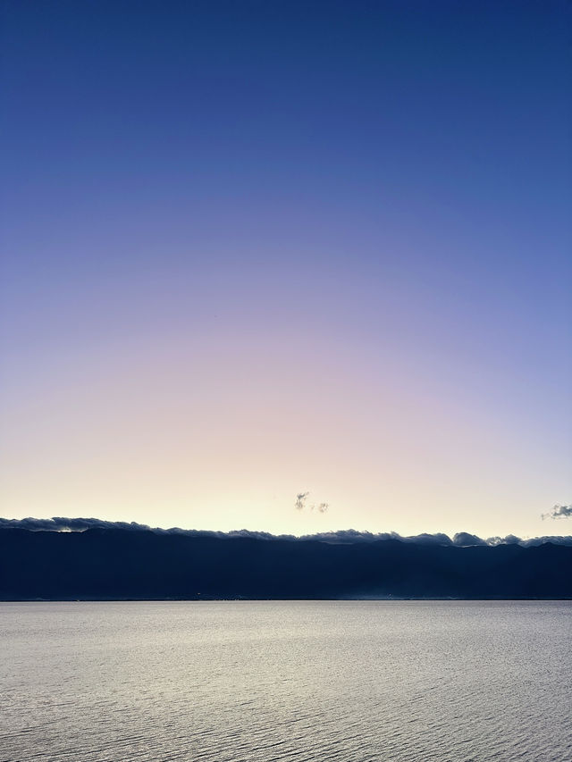 躺著看海景 想要的舒適和景色全都有。