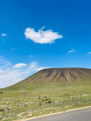 2-Day Trip to Huitengxile Grassland and Xiangshawan Desert